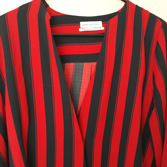 Urban Outfitters blue/red hi-lo top size M - Picture 8 of 9